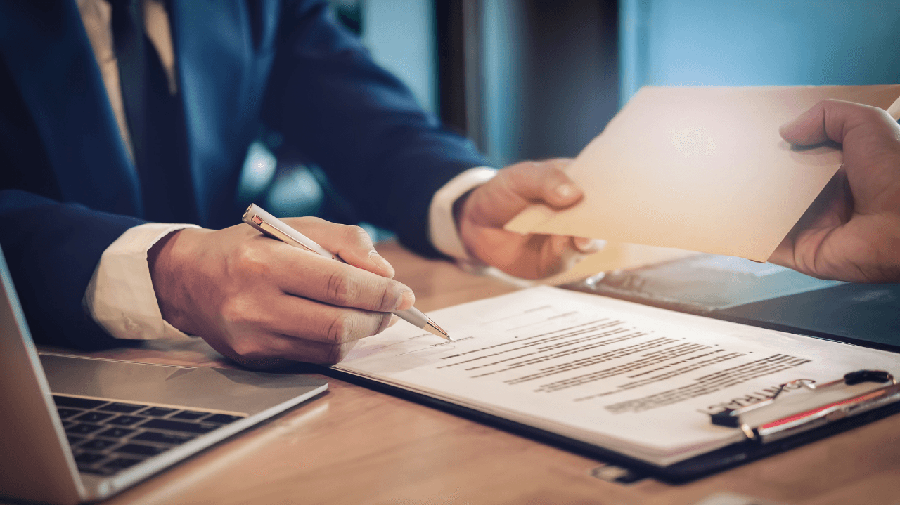 Changing Shareholders, Managers and Authorised Signatories in a UAE Company